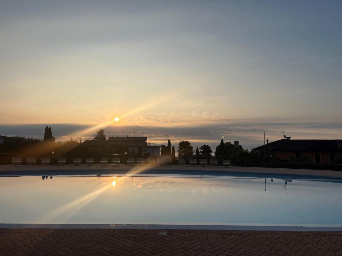 Le Terrazze Sul Lago Hotel & Residence Padenghe sul Garda Exterior foto