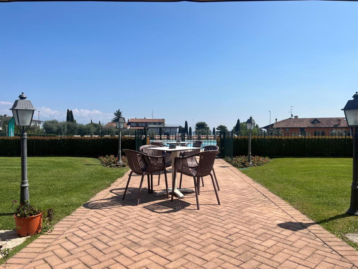 Le Terrazze Sul Lago Hotel & Residence Padenghe sul Garda Exterior foto