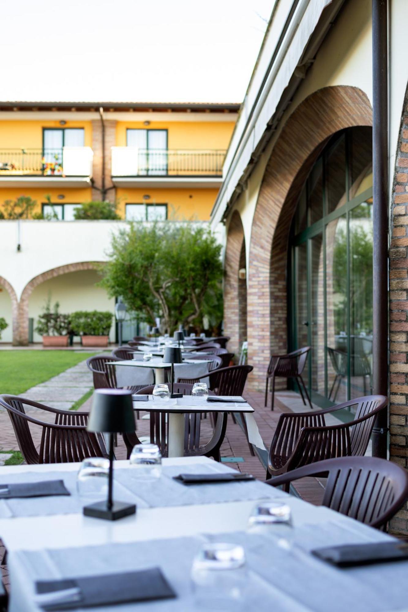 Le Terrazze Sul Lago Hotel & Residence Padenghe sul Garda Exterior foto