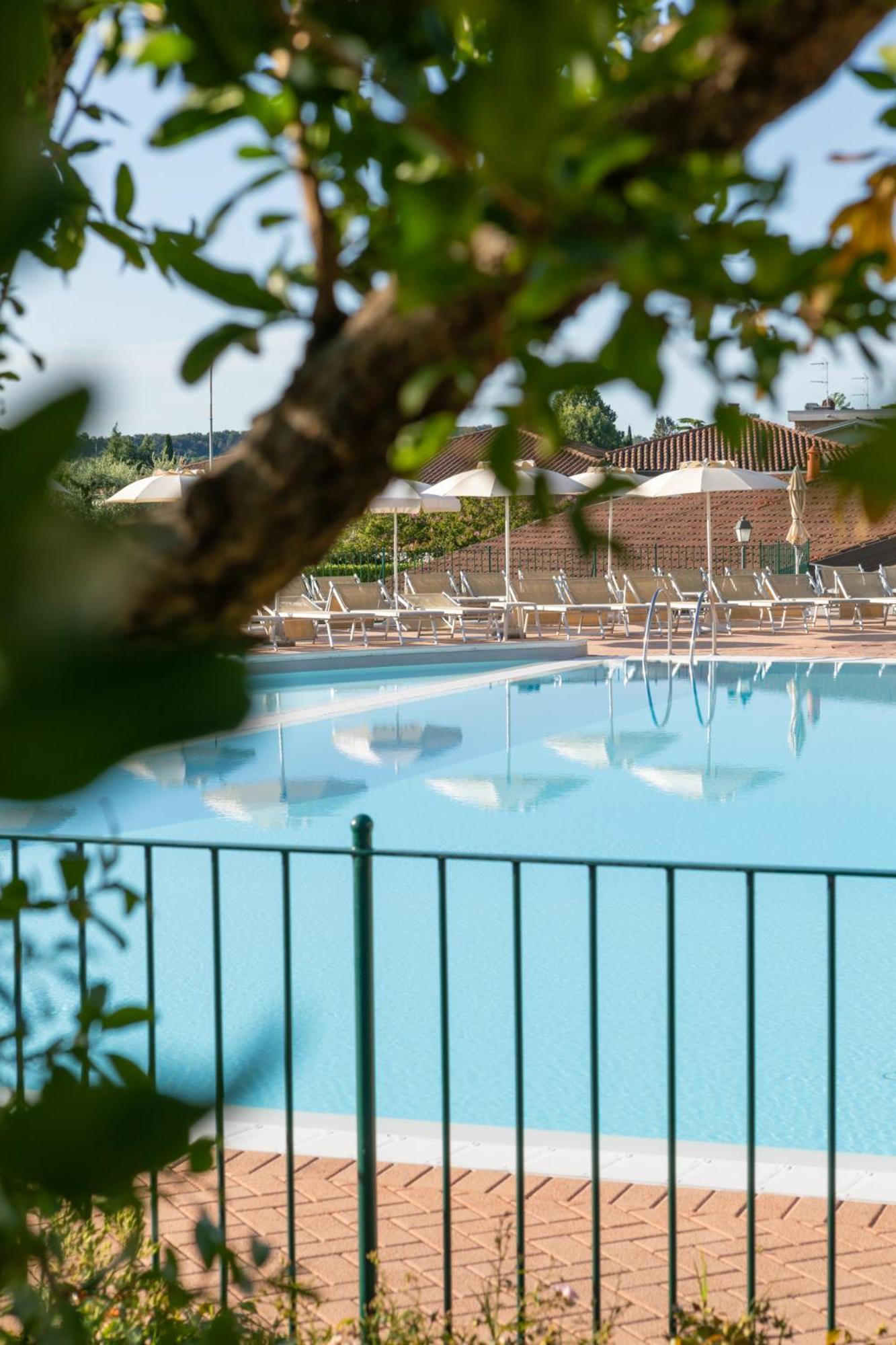 Le Terrazze Sul Lago Hotel & Residence Padenghe sul Garda Exterior foto